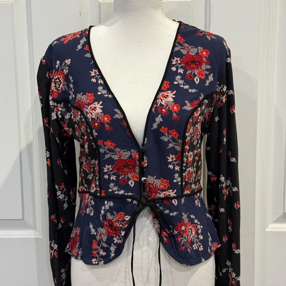 Free People Navy Floral Tie Front Peplum Blouse Boho Top Size M - Picture 2 of 9